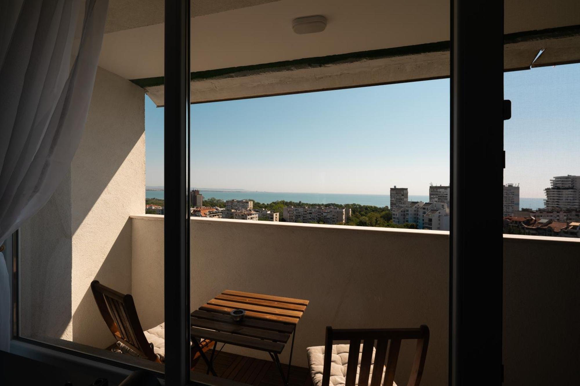 Lazur Sea View Apartment Burgas City