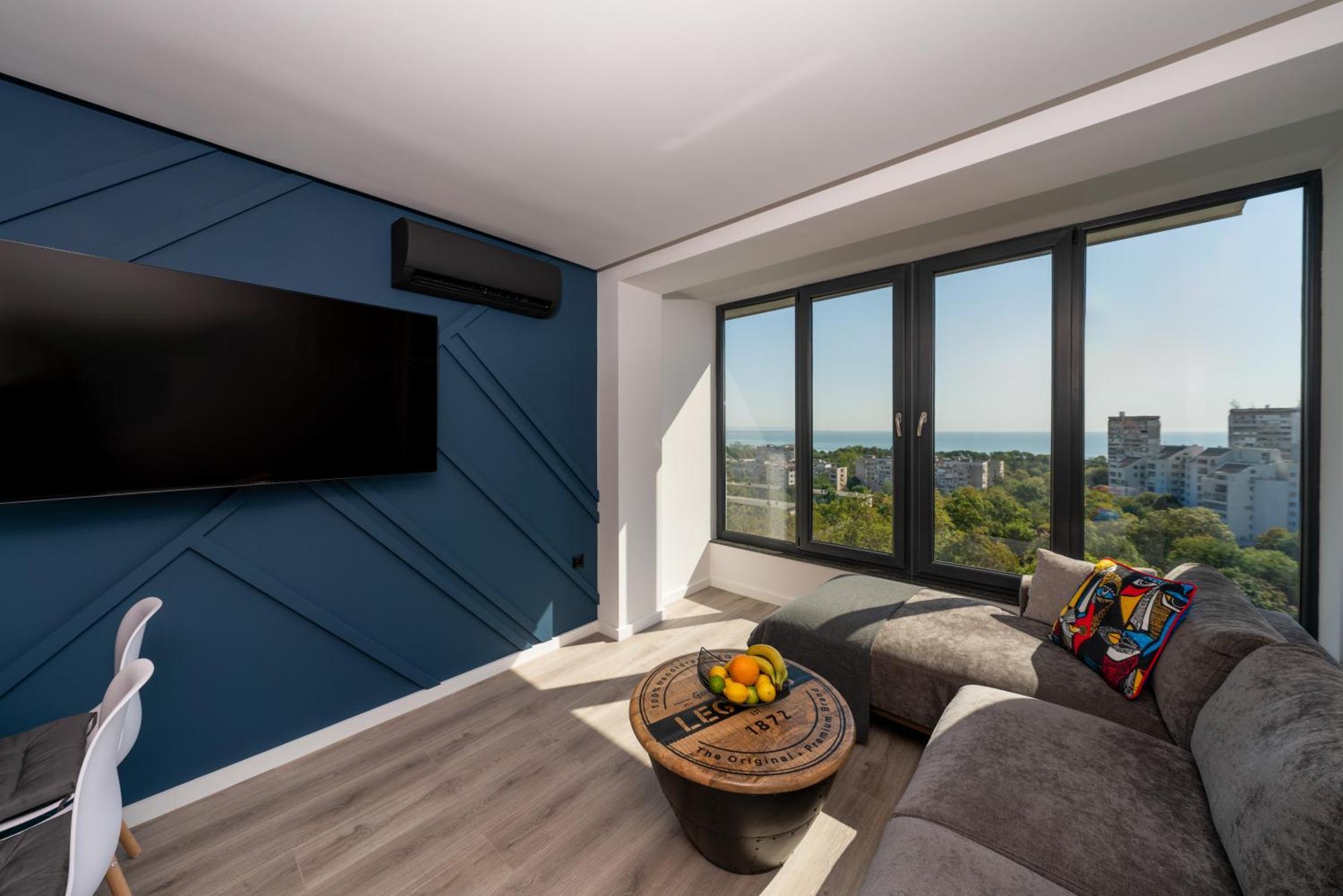 Apartment Lazur Sea View *